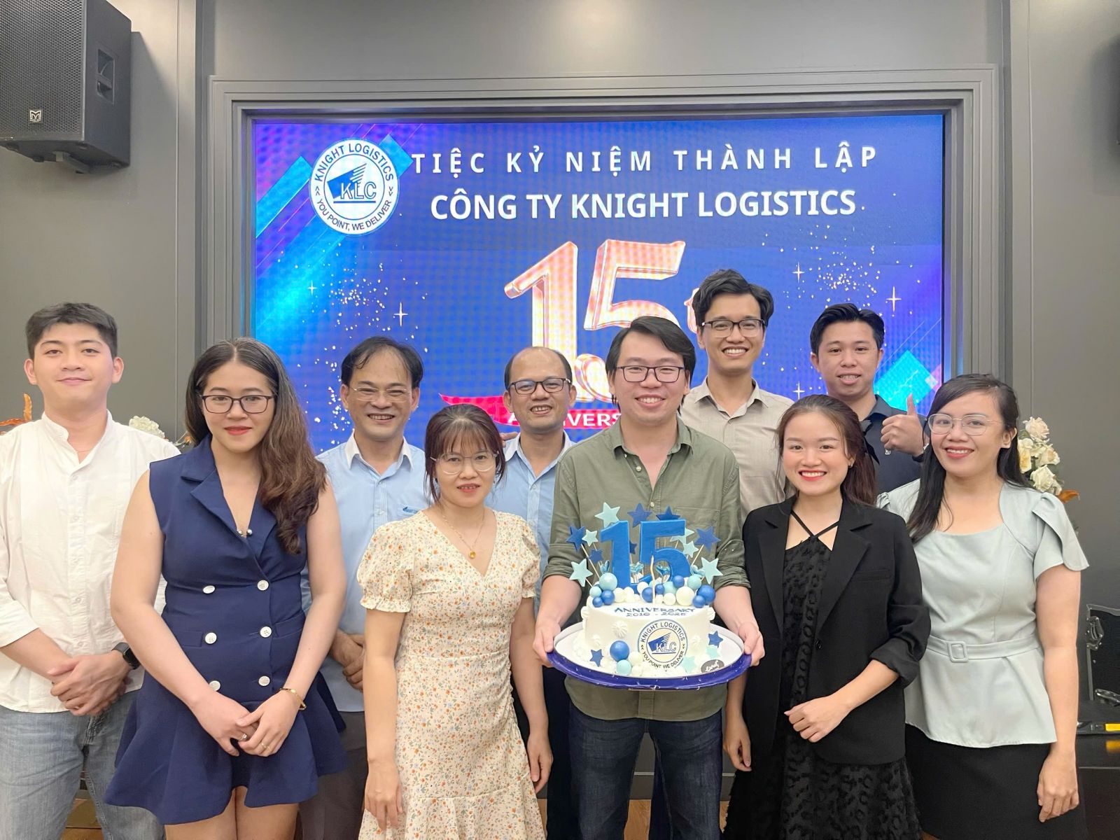 Ban lãnh đạo và các Trưởng phòng Knight Logistics 2