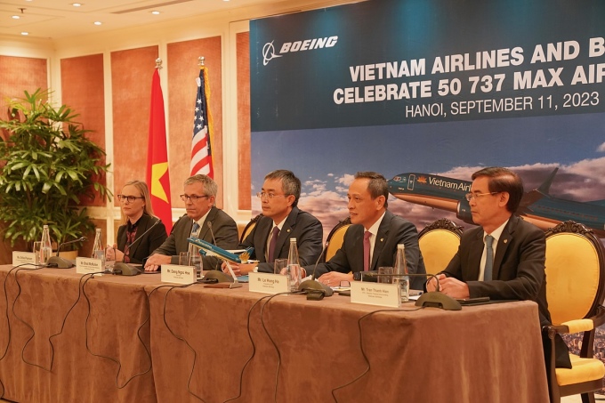 NHÀ TRẮNG: VIETNAM AIRLINES KÝ HỢP ĐỒNG TRỊ GIÁ 7,8 TỶ USD MUA MÁY BAY BOEING 737 MAX