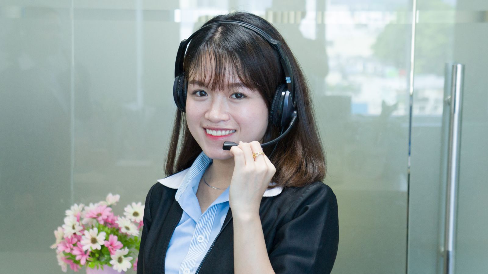 Nhân Viên Knight Logistics