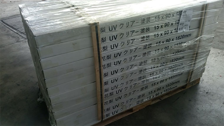 Kiện hàng đang ở kho chờ làm thủ tục