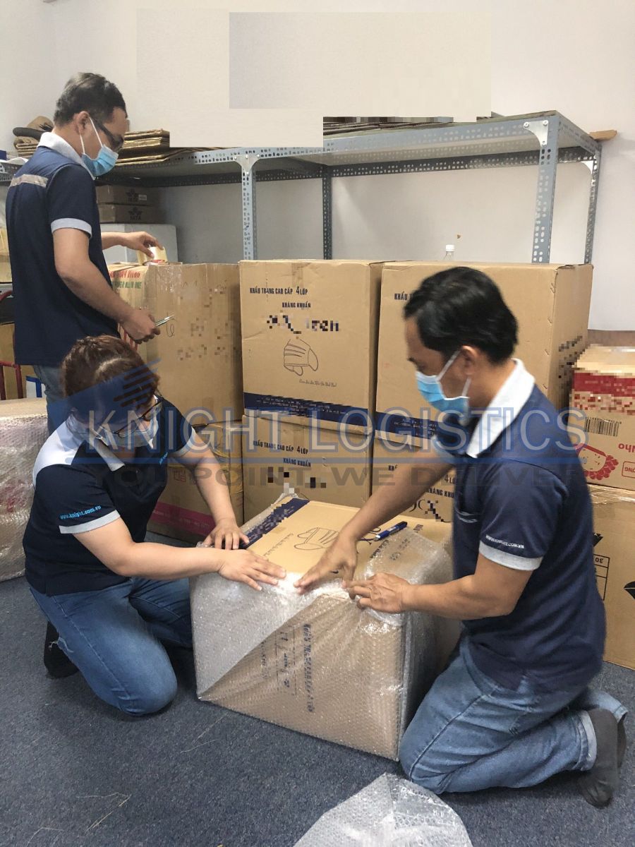 Vận chuyển khẩu trang