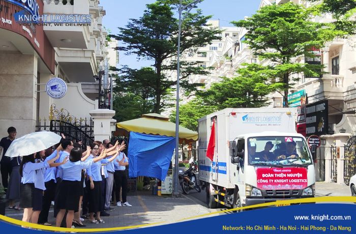 avt knight logistics huong ve mien trung yeu thuong